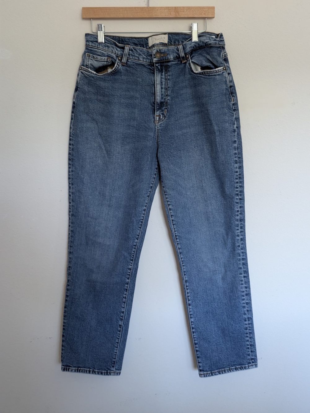 Current/Elliott Classic Straight Leg Jeans in Medium Blue Wash